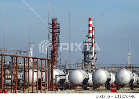Overpass loading of oil products and fuel storage vessels 131870440