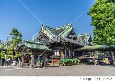 葛飾柴又帝釈天の広々とした境内と諸堂 131870692