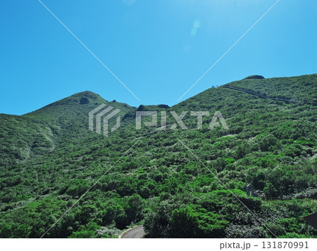 夏の岩木スカイライン 8合目ターミナルから岩木山山頂の眺め 夏の岩木スカイライン 8合目ターミナルから岩木山山頂の眺め 131870991