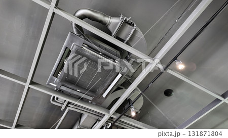 Ceiling mounted cassette type air conditioner 131871804