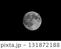 夜空に浮かぶ月 131872188