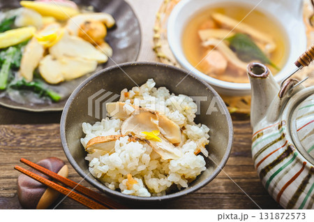 季節料理 松茸ごはん 季節料理 松茸ごはん 131872573