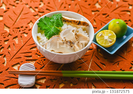 松茸ごはん 131872575