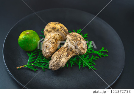 松茸 松茸 131872758