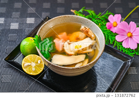 土瓶蒸し風お吸い物 土瓶蒸し風お吸い物 131872762