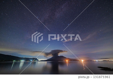 太崎観音から望む桜島と天の川 131873361