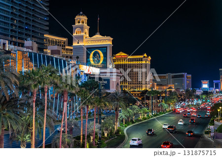 アメリカ　ネバダ州のラスベガスの夜景 131875715