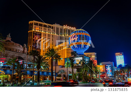 アメリカ　ネバダ州のラスベガスの夜景 131875835