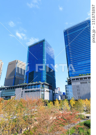 大阪梅田の秋のビル群 (大阪府大阪市北区) 大阪梅田の秋のビル群 (大阪府大阪市北区) 131878897