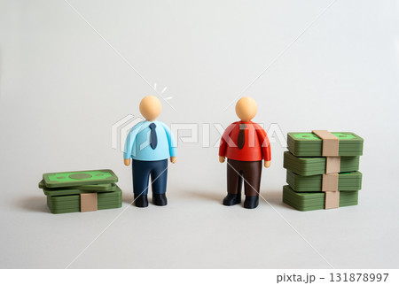 Pay gap between office workers. Wage inequality. Bonuses, incentives, and additional payments. Economic disparity, fairness. Discussions on gender pay gap, labor policy, financial motivation. 131878997