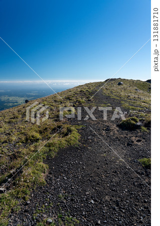 阿蘇山の登山道 131881710
