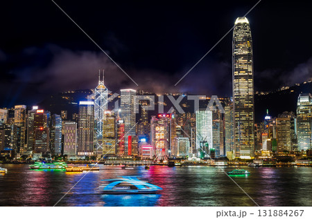 香港　夜のビクトリアハーバー　中環（セントラル）エリア 131884267