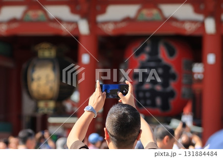 浅草の写真撮影 大提灯の撮影 外国人観光客の浅草観光 浅草の写真撮影 大提灯の撮影 外国人観光客の浅草観光 131884484