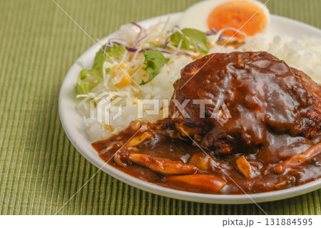 ハンバーグカレー ハンバーグカレー 131884595