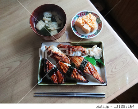 江戸前握り寿司~焼きアナゴの握りと煮アナゴの握りの二種盛りセット(アナゴづくしセットメニュー) 江戸前握り寿司~焼きアナゴの握りと煮アナゴの握りの二種盛りセット(アナゴづくしセットメニュー) 131885164
