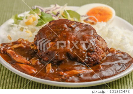 ハンバーグカレー ハンバーグカレー 131885478