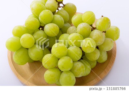 ざる乗ったシャインマスカット ざる乗ったシャインマスカット 131885766