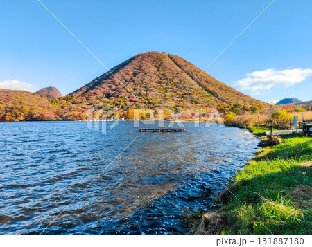 榛名山・榛名湖・榛名富士（秋） 131887180
