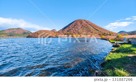 榛名山・榛名湖・榛名富士（秋） 131887266