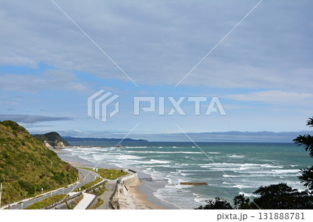 いわき塩屋崎岬から眺める薄磯海岸 いわき塩屋崎岬から眺める薄磯海岸 131888781