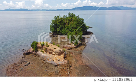 赤尾島（裸島と弁天島）のドローン空撮 131888963