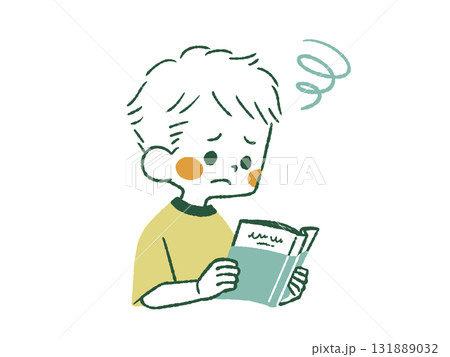 困った表情で本を読んでいる男の子-4色 131889032