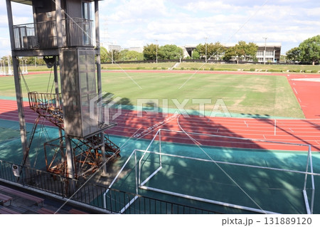 大阪府堺市北区新金岡町の金岡公園内の金岡陸上競技場 131889120