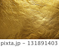 高級感あふれる金色の金箔素材 131891403