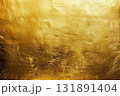 高級感あふれる金色の金箔素材 131891404