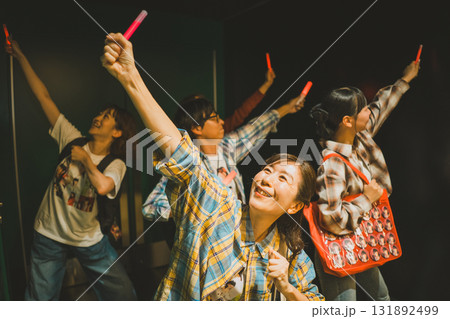 supporting my fave 131892499