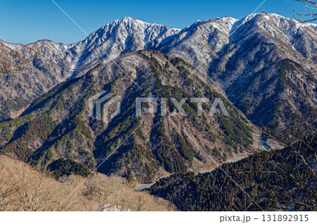 早春の鍋割山稜から見る不動ノ峰・蛭ヶ岳 131892915