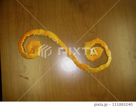 ミカンの皮むき ミカンの皮むき 131893240