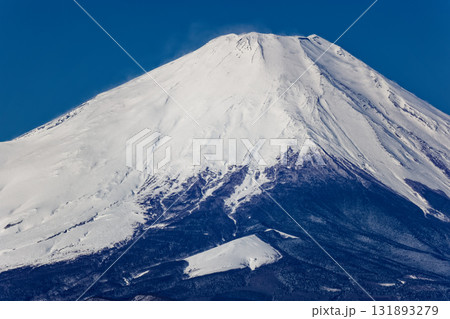 早春の丹沢・鍋割山山頂から見る富士山 早春の丹沢・鍋割山山頂から見る富士山 131893279