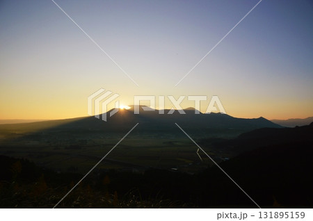 阿蘇山の日の出 131895159