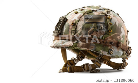 アメリカ軍の迷彩ヘルメット 131896060