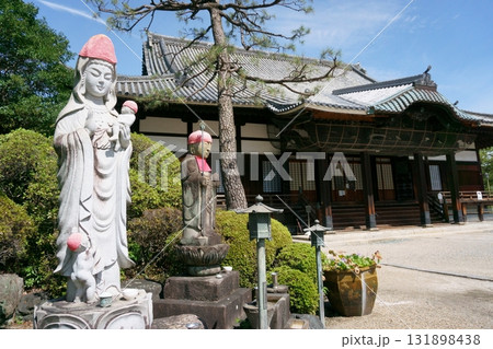 建中寺 観世音菩薩と地蔵菩薩と本堂 建中寺 観世音菩薩と地蔵菩薩と本堂 131898438