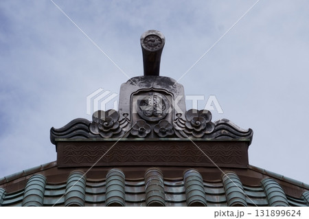 建中寺 本堂の唐破風棟鬼飾り 建中寺 本堂の唐破風棟鬼飾り 131899624