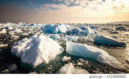 白銀の世界に広がる幻想的な流氷の光景1 131899860