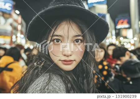 美優シリーズ:渋谷のスクランブル交差点でハロウィンイベントに参加する高校生魔女美優 美優シリーズ:渋谷のスクランブル交差点でハロウィンイベントに参加する高校生魔女美優 131900239