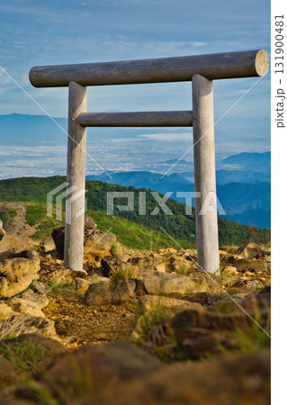 蔵王熊野岳山頂と蔵王山神社 131900481