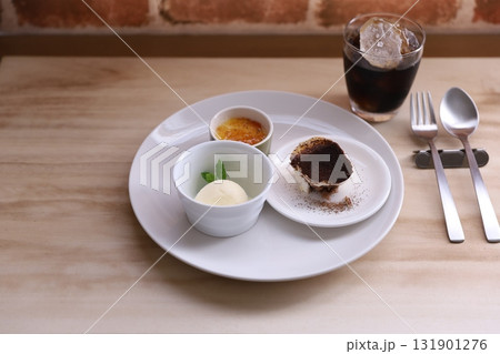 スウィーツ盛り合わせ 131901276