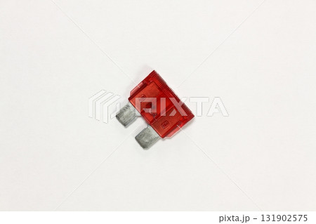 切れた平型ヒューズ 131902575