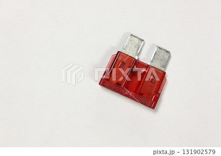 切れた平型ヒューズ 131902579