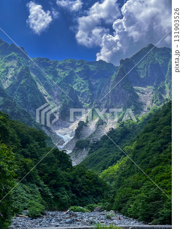 夏の谷川岳一ノ倉沢 夏の谷川岳一ノ倉沢 131903526