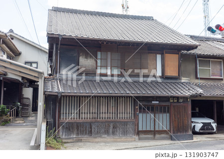 日本の広島県福山市の鞆の浦の古くてとても美しい建物と町並み 日本の広島県福山市の鞆の浦の古くてとても美しい建物と町並み 131903747