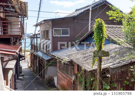 日本の広島県福山市の鞆の浦の古くてとても美しい建物と町並み 日本の広島県福山市の鞆の浦の古くてとても美しい建物と町並み 131903798