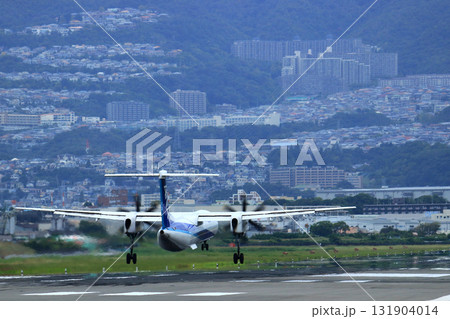 大阪国際空港 ANA ボンバルディア DHC8-Q400 プロペラ機 着陸態勢 千里川尻 大阪国際空港 ANA ボンバルディア DHC8-Q400 プロペラ機 着陸態勢 千里川尻 131904014