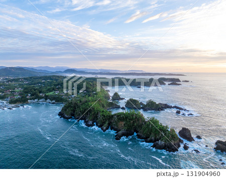 龍舞崎の日出(宮城県 気仙沼大島) 龍舞崎の日出(宮城県 気仙沼大島) 131904960