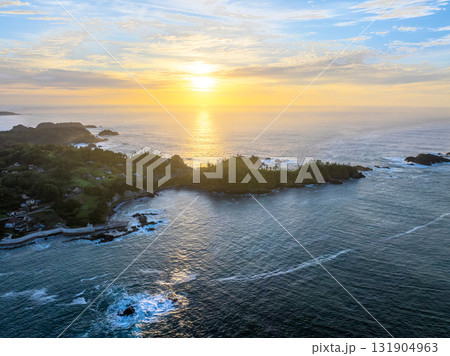龍舞崎の日出(宮城県 気仙沼大島) 龍舞崎の日出(宮城県 気仙沼大島) 131904963