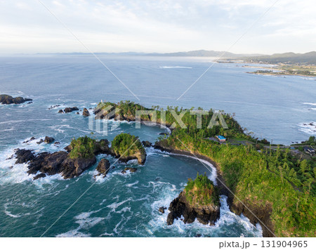 龍舞崎の夜明け（宮城県 気仙沼大島） 131904965